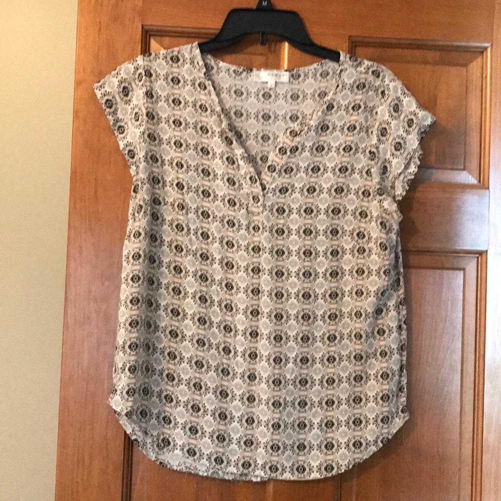 Cute print top!